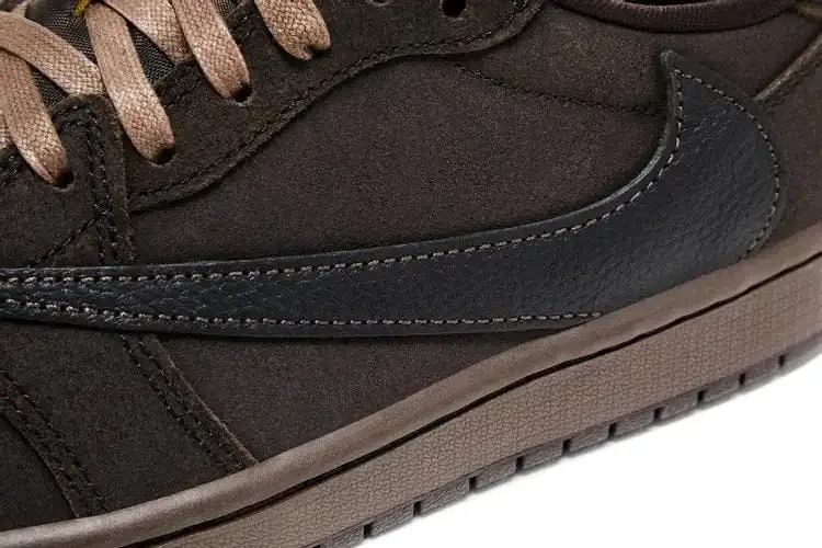 Jordan 1 Retro Low OG SP 'Travis Scott Velvet Brown' · Foto 3 de 7