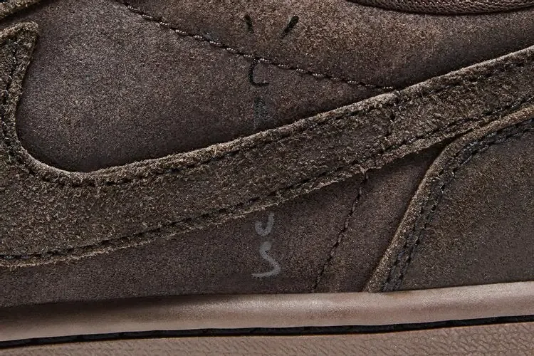 Jordan 1 Retro Low OG SP 'Travis Scott Velvet Brown' · Foto 4 de 7