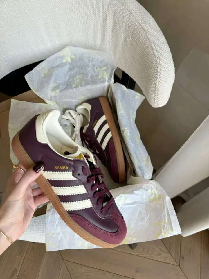Adidas Samba OG Maroon Gold Metallic · Foto 4 de 5