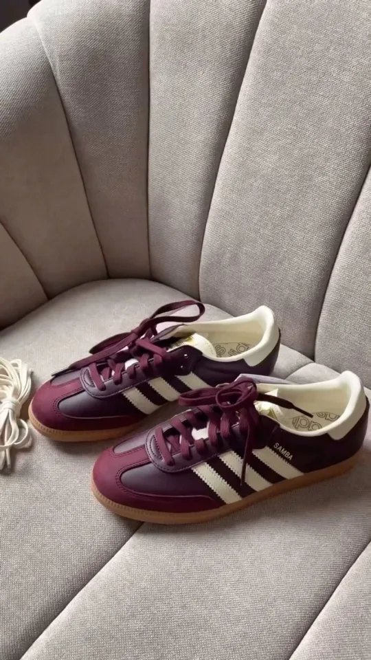 Adidas Samba OG Maroon Gold Metallic · Foto 5 de 5