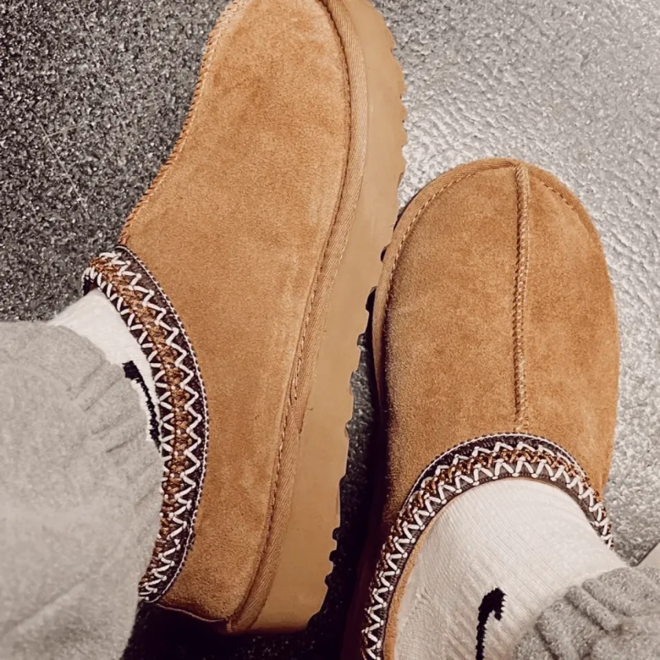 UGG Tasman Slipper Chestnut · Foto 2 de 3