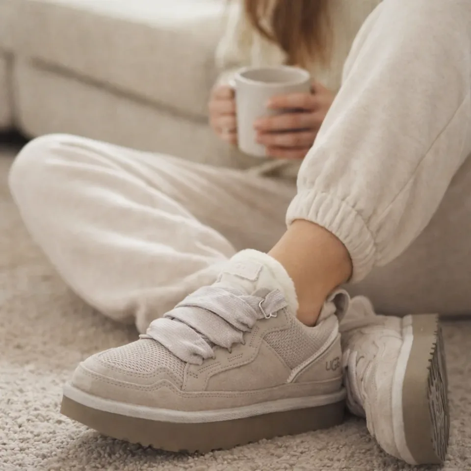 UGG Lowmel Pumice · Foto 2 de 7