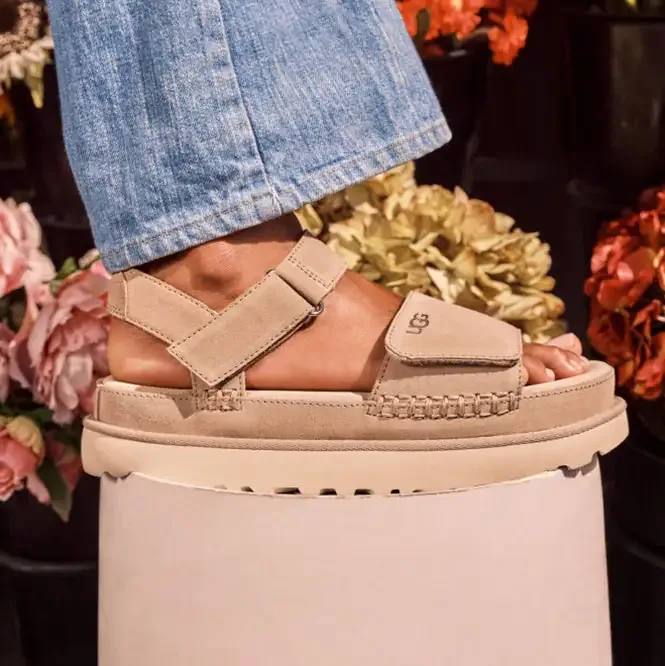 UGG Goldenstar Sandal Driftwood · Foto 6 de 6
