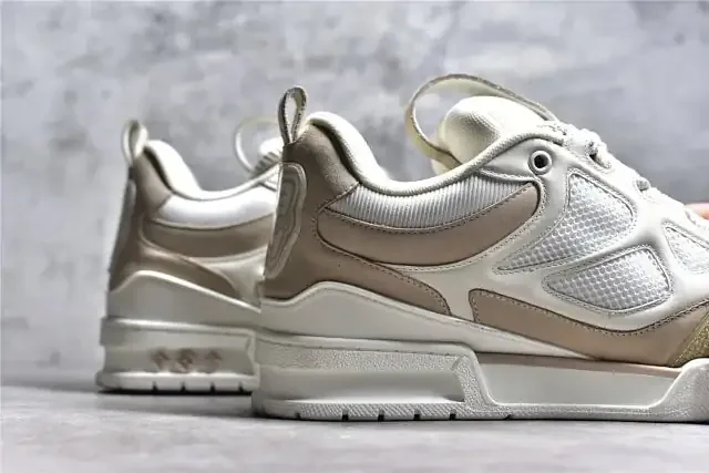 LV Skate Sneaker Beige White · Foto 5 de 8