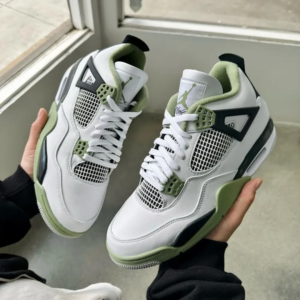 Nike Jordan 4 Seafoam - Edición limitada · Foto 2 de 2