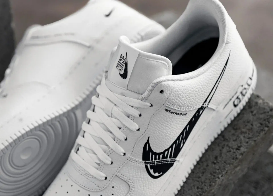 NIKE AIR FORCE 1 LV8 UTILITY · Foto 4 de 5