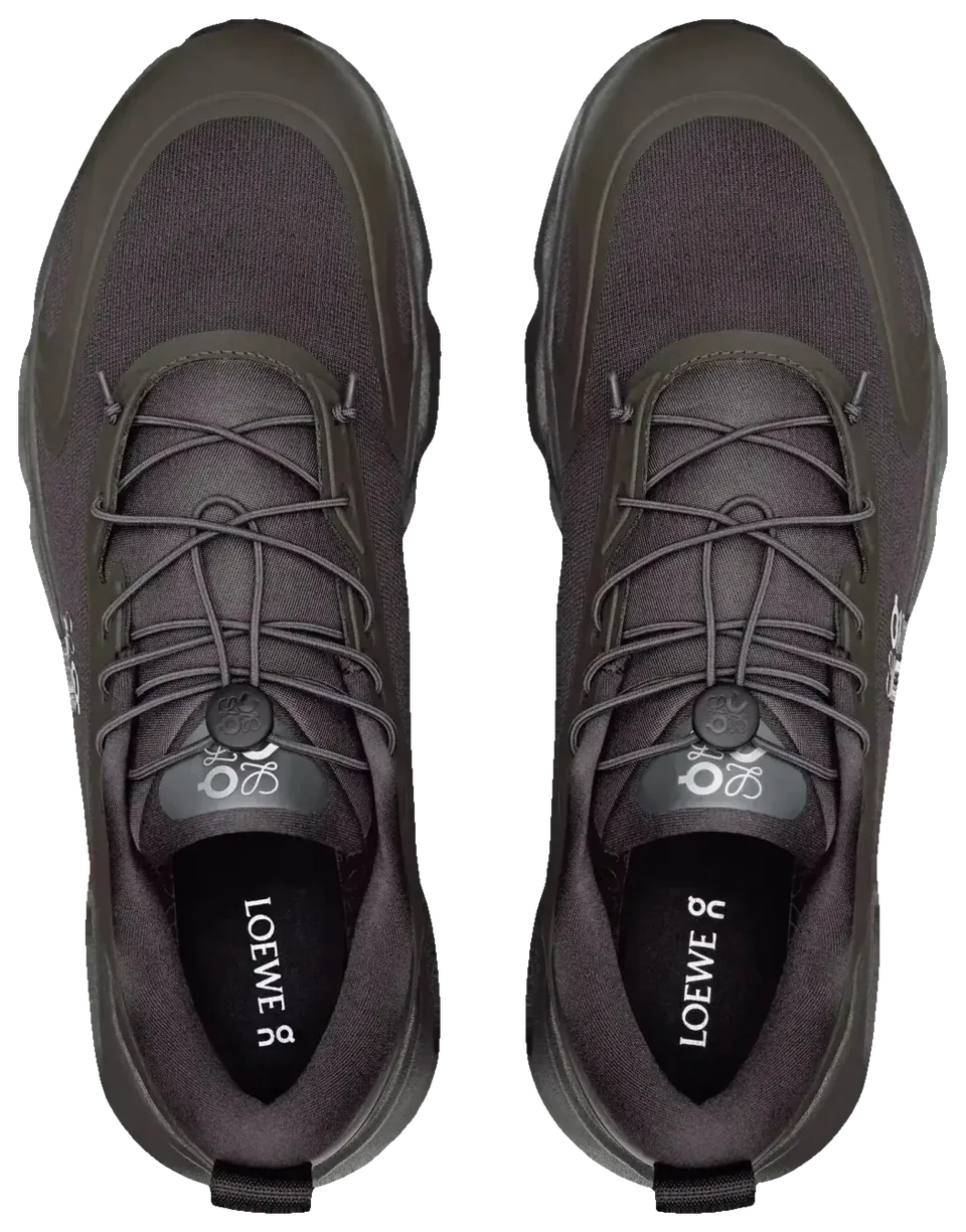 LOEWE x On Running Cloudsolo Triple Black · Foto 4 de 5