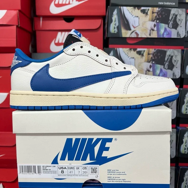 Fragment Design x Travis Scott x Air Jordan 1 Retro Low 2.0 · Foto 7 de 14