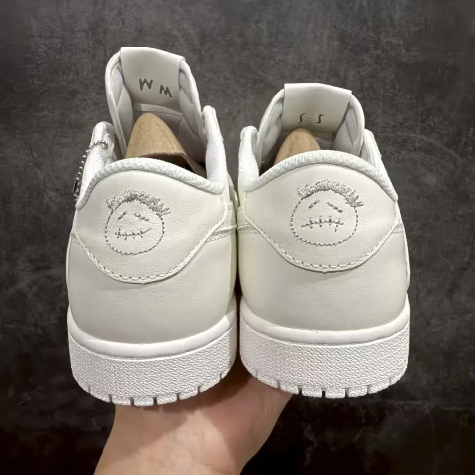 Air Jordan 1 Low OG x Travis Scott White Party · Foto 13 de 15