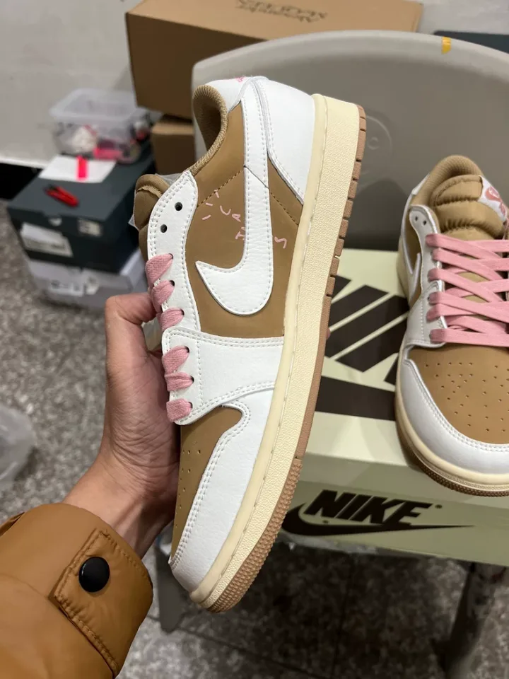 Travis Scott x Jordan Air Jordan 1 Low OG · Foto 5 de 8