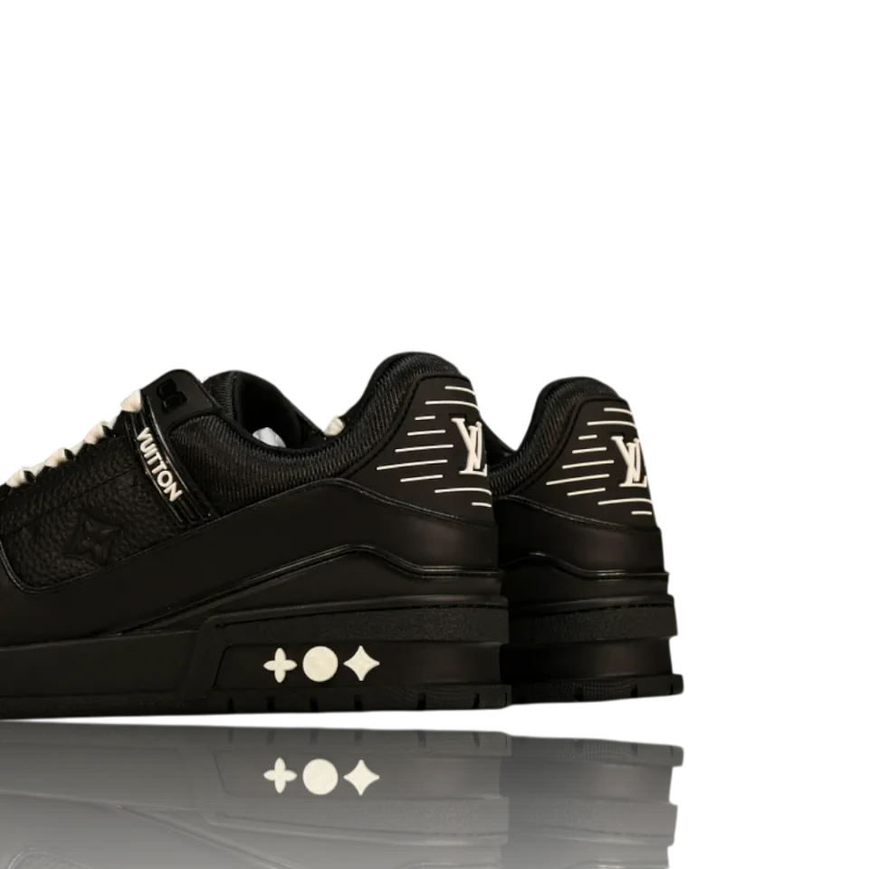 LV Trainer Low Monogram Black Embossed · Foto 7 de 9
