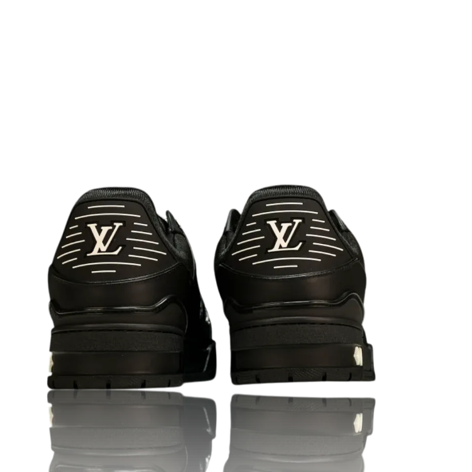 LV Trainer Low Monogram Black Embossed · Foto 8 de 9