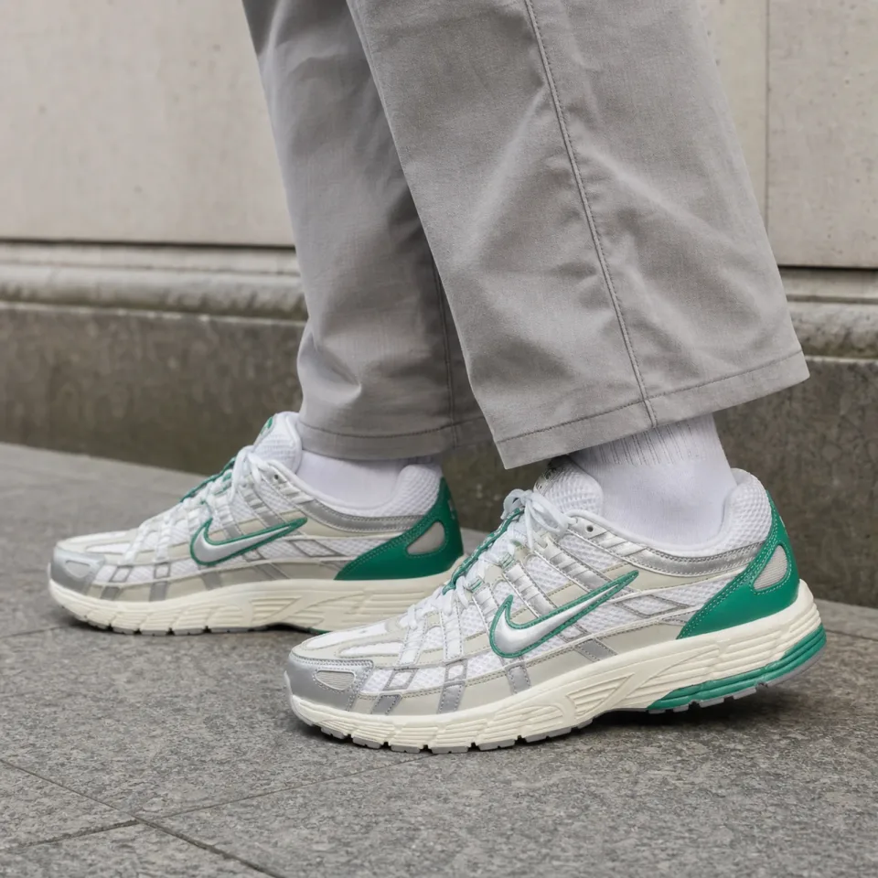 Nike P-6000 Premium Light Bone Bicoastal Green · Foto 2 de 3