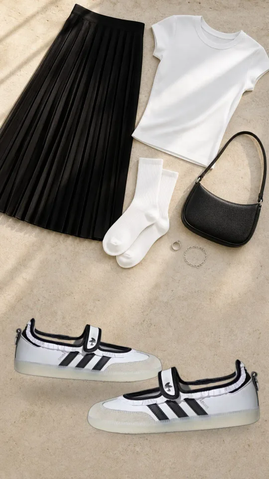 adidas Samba Jane Ruffle Pack White Black · Foto 3 de 3