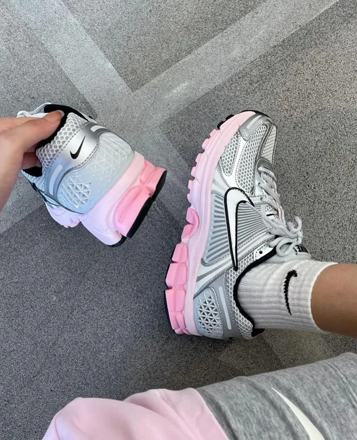 Nike Zoom Vomero 5 Photon Dust Pink Foam · Photo 2 sur 2