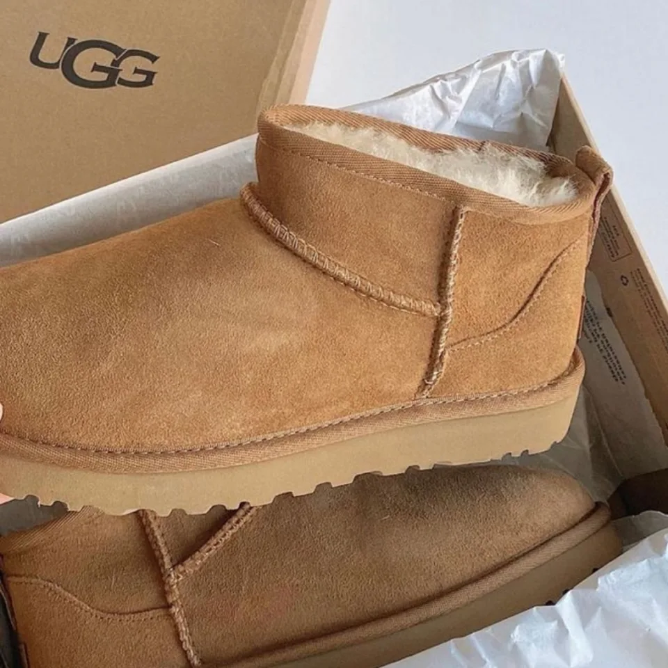 UGG Classic Ultra Mini Chestnut · Photo 2 of 4