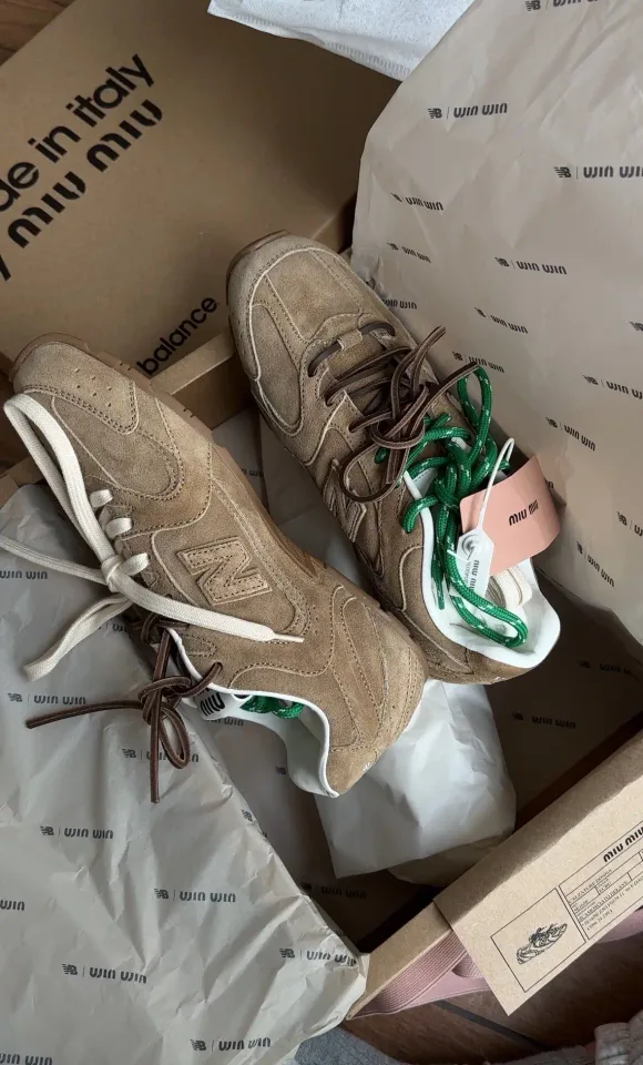 New Balance 530 x Miu Miu Brown · Foto 3 de 5