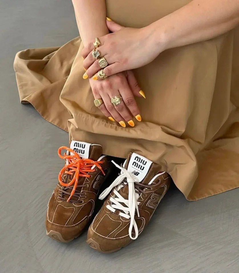 New Balance 530 x Miu Miu Cinnamon · Foto 3 de 5