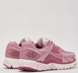 Nike Air Zoom Vomero 5 «Elemental Pink»
