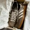 ADIDAS HANDBALL SPEZIAL EARTH BROWN STRATA OFFWHITE GUM - Detalle