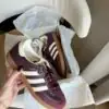 Adidas Samba OG Maroon Gold Metallic - Vista trasera